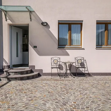 Apartment Gaggiolo 1 *